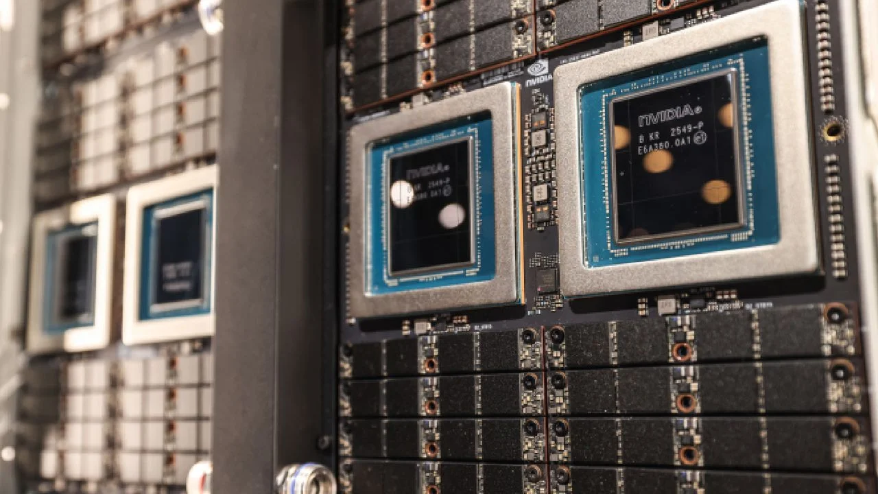AI-agentit ajavat datakeskusten CPU-kysyntään – GPU-CPU suhde kriittinen